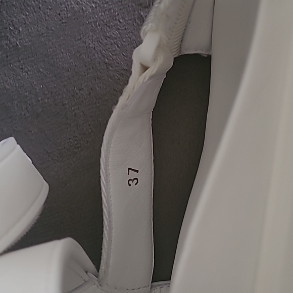 Sandals - Picture 5 of 8